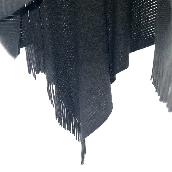 Steve Madden Black Faux Fur-Collar Poncho, One Size - Picture 7 of 10